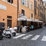 Pellegrino Campo De\' Fiori Suite