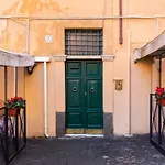 Sonder at Piazza Trilussa