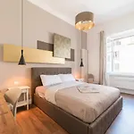 Guest Roma House