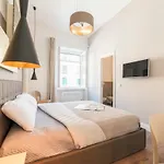 Guest Roma House