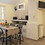 Pisetzky-Spadaro Apartments - Vegezio Roma
