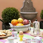 Pisetzky-Spadaro Apartments - Vegezio Roma