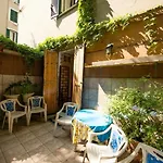 Sunshine Hostel