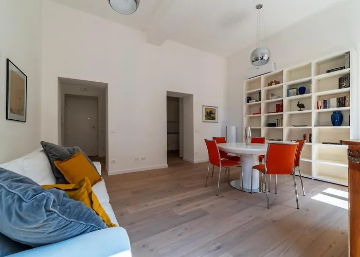 Termini & Acquario Romano Bright Apartment