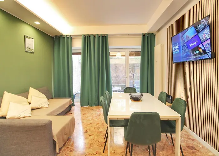 Delicious 2 Bed Room Apartment And Garden By Yh