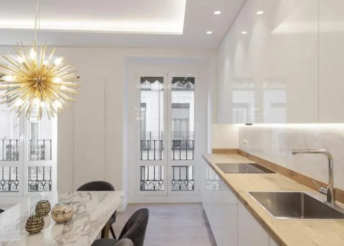 Elegant Retreat In City Center