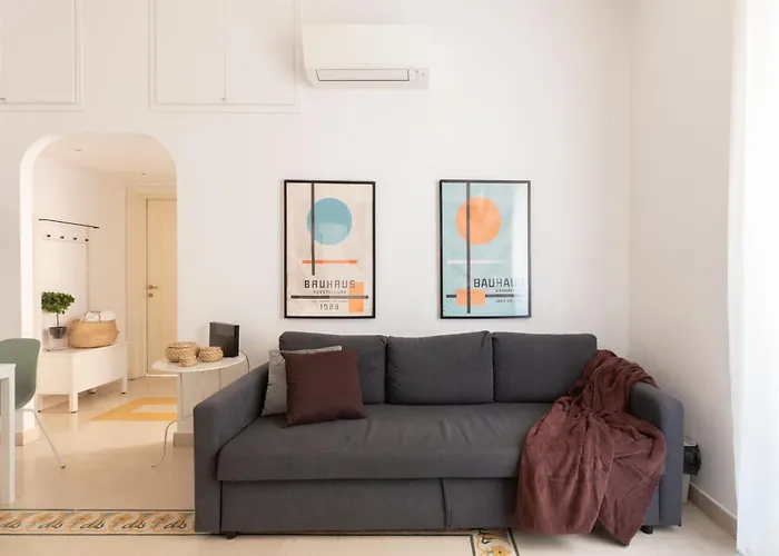 The Best Rent - Sunny Three-Bedroom Apartment Near Ottaviano Metro Stop