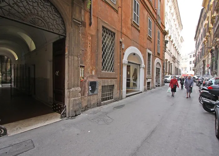 Domus Navona Pantheon