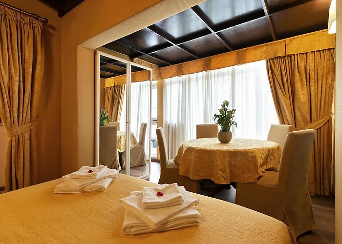 Canova Rooms In Spanish Steps