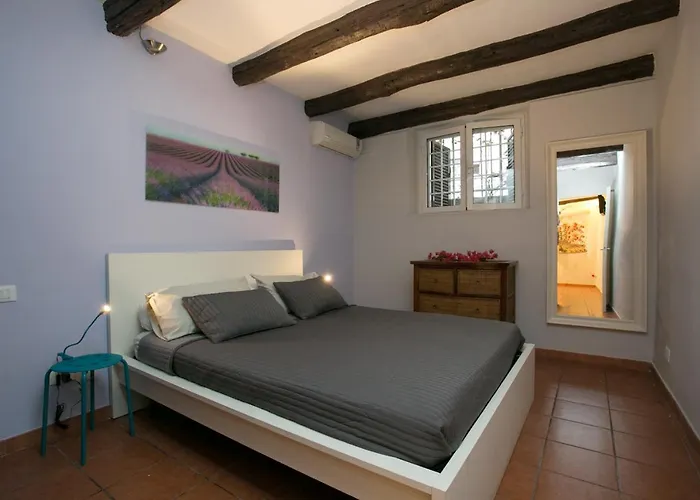 Vaticanhouse