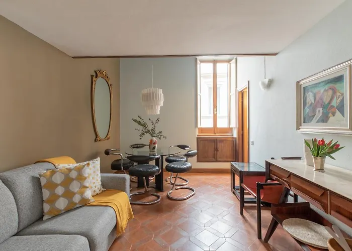 Iflat Pantheon Historic Two-Story Apartment