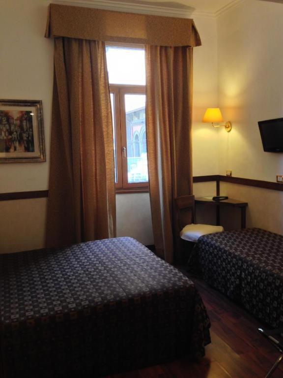 Hotel Astoria Garden 3*