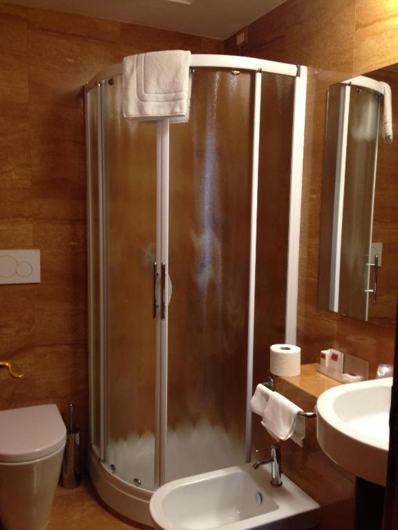 Astoria Garden Hotel
