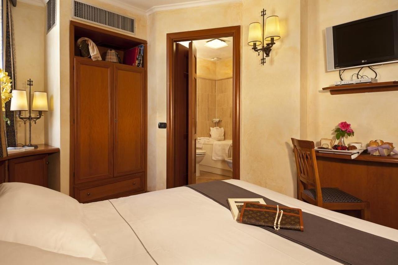 Apartment La Fenice Rom