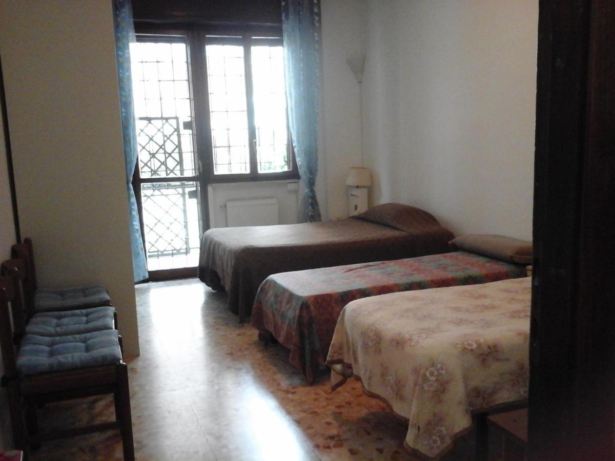 Near Metro' Line - Only Wc In The 15 Minutes To Termini Station 20 To Spagna Square - In The Night Bus Bed & Breakfast Roma