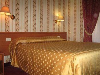 Raeli Floridia Hotell Roma
