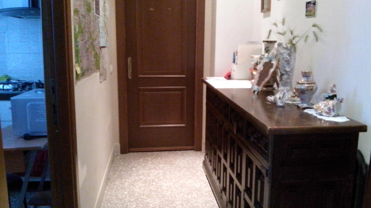 Affittacamere , Near Trastevere Station * Roma
