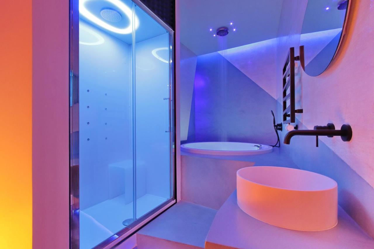 Luxury Apartment *