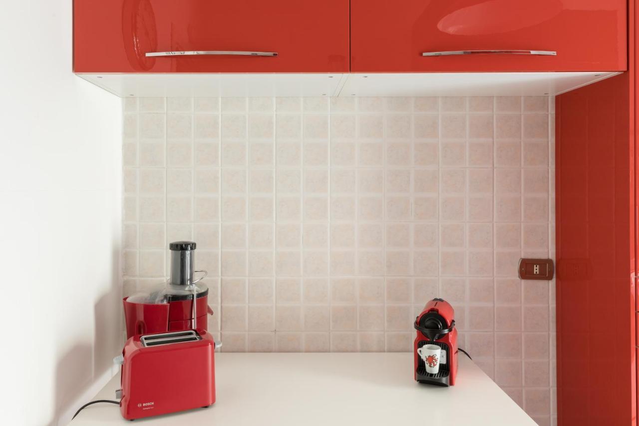 Amoretti Apartment, 6 Persone, 3 Camere, 2 Bagni, Balcone, Wi-fi, Metro B Monti Tiburtini Appartamento *