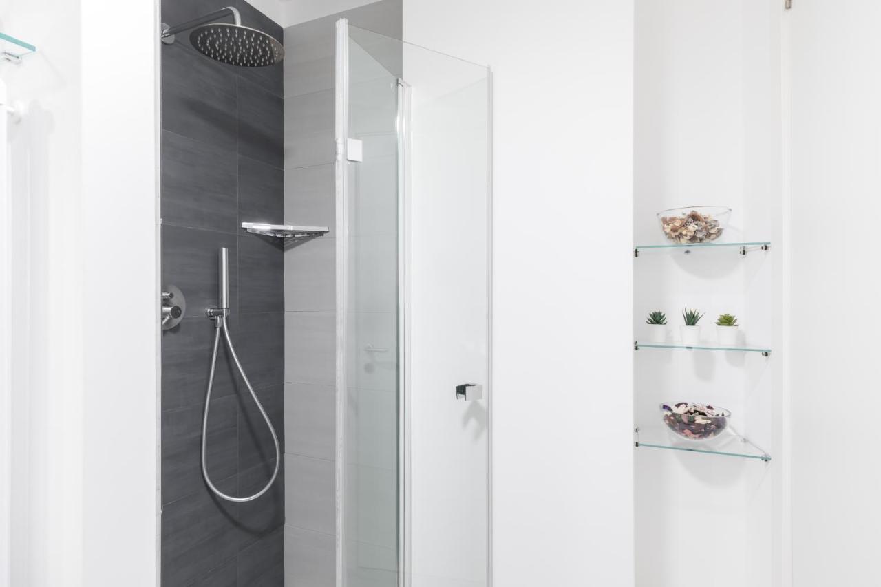 Appartamento Amoretti Apartment, 6 Persone, 3 Camere, 2 Bagni, Balcone, Wi-fi, Metro B Monti Tiburtini *