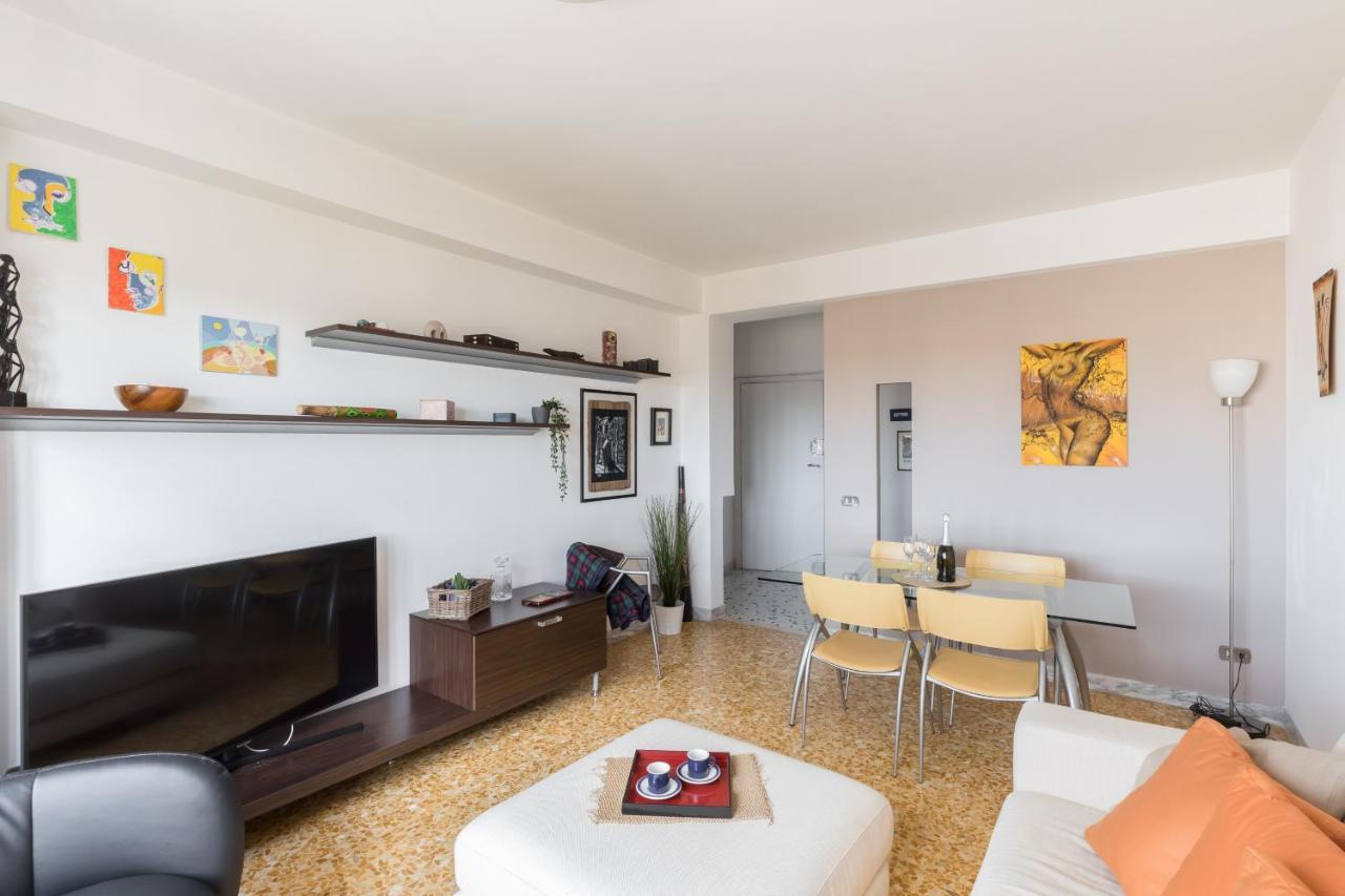 Amoretti Apartment, 6 Persone, 3 Camere, 2 Bagni, Balcone, Wi-fi, Metro B Monti Tiburtini Appartamento Roma