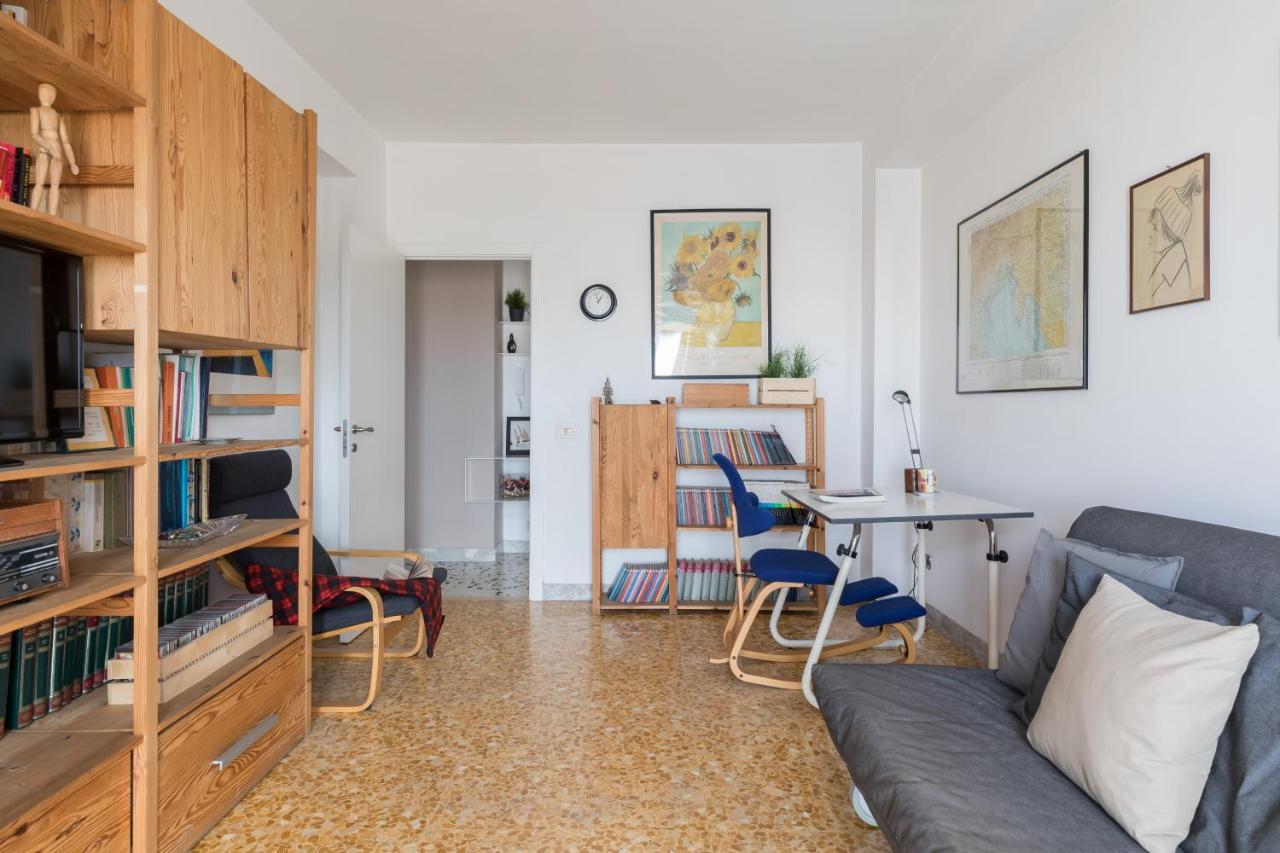 Amoretti Apartment, 6 Persone, 3 Camere, 2 Bagni, Balcone, Wi-fi, Metro B Monti Tiburtini * Roma