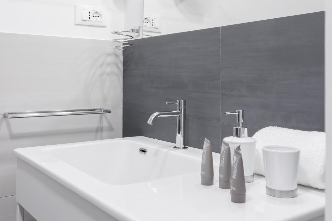 Appartamento Amoretti Apartment, 6 Persone, 3 Camere, 2 Bagni, Balcone, Wi-fi, Metro B Monti Tiburtini *