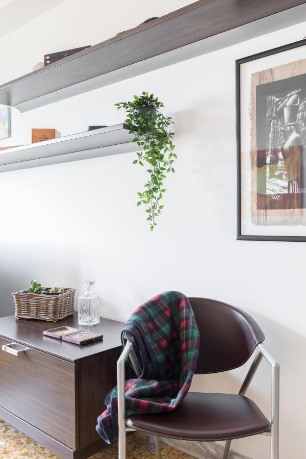 Appartamento Amoretti Apartment, 6 Persone, 3 Camere, 2 Bagni, Balcone, Wi-fi, Metro B Monti Tiburtini Roma