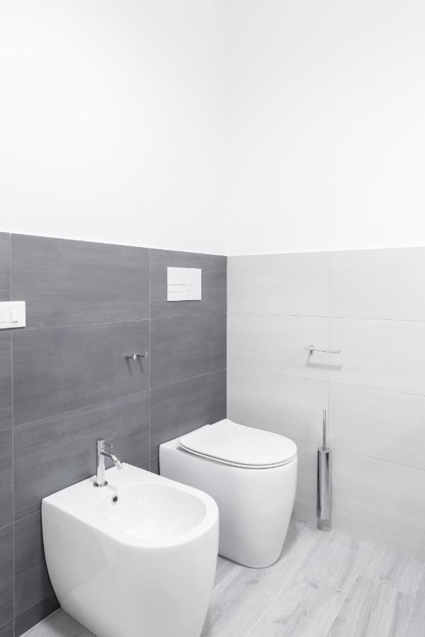 Amoretti Apartment, 6 Persone, 3 Camere, 2 Bagni, Balcone, Wi-fi, Metro B Monti Tiburtini Appartamento *