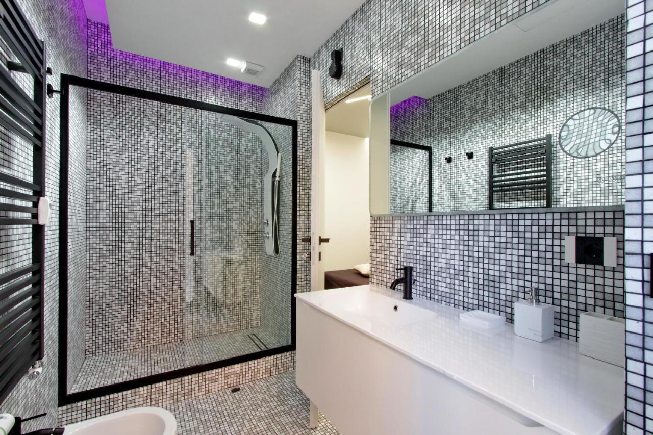 Luxury Apartment *