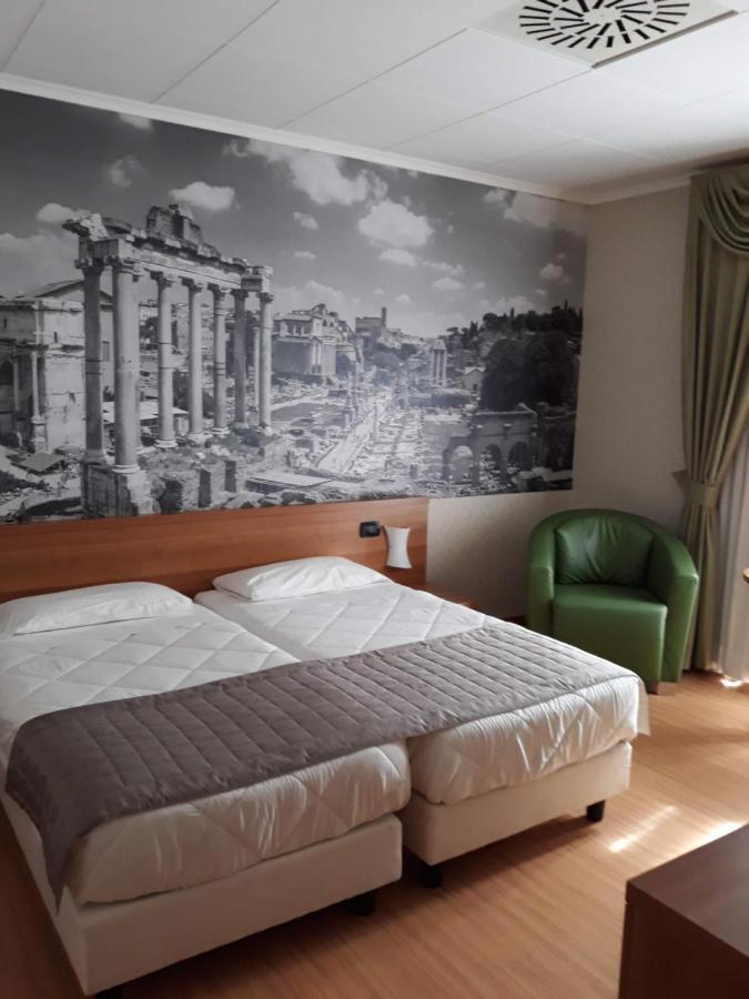 Hotell Ele Park Pamphili 4*