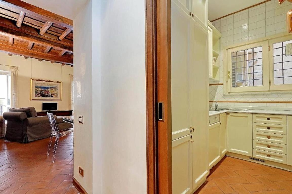 Apartment Trevi Halldis Rom