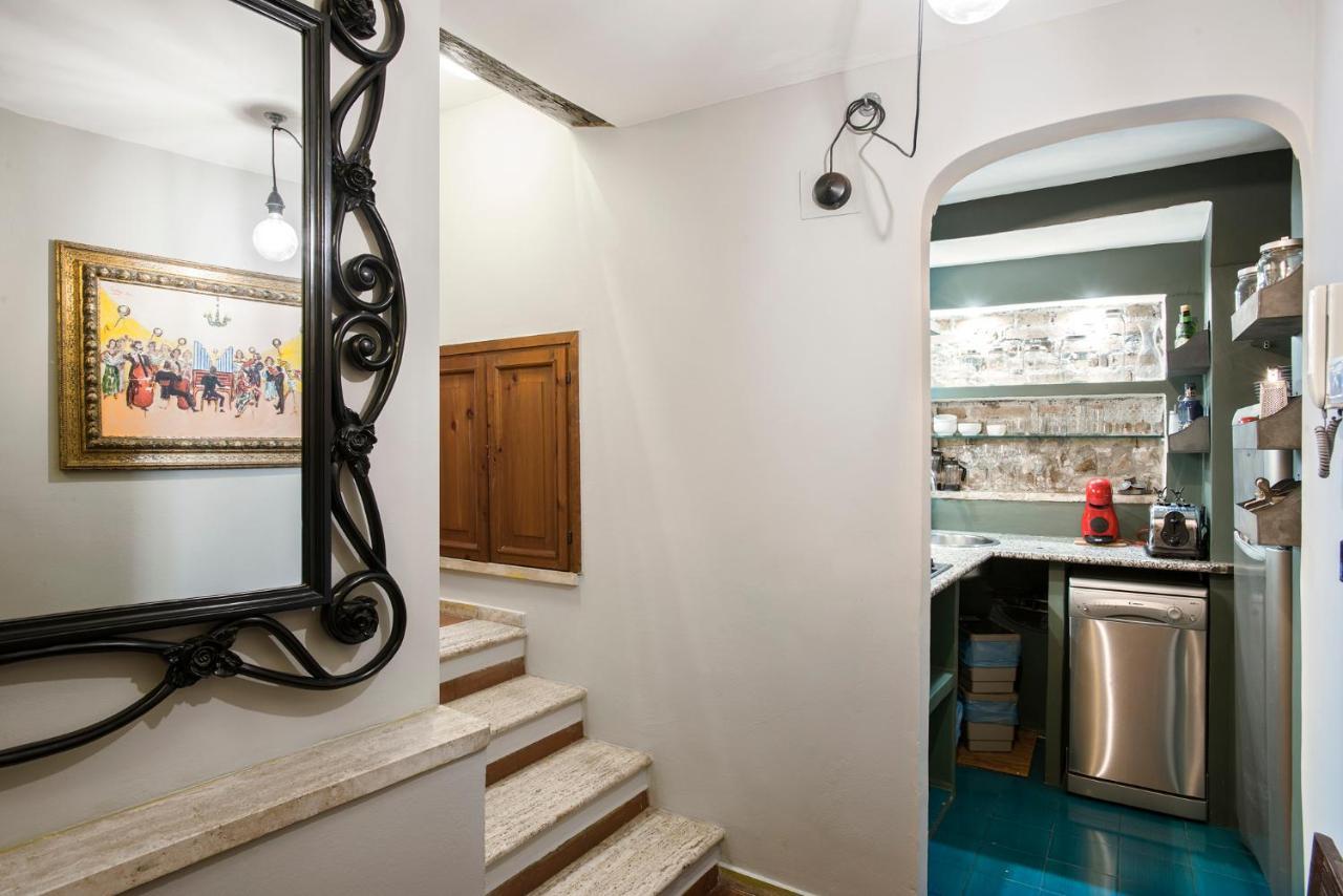 Charming Pantheon Apt In The Heart Of Rome