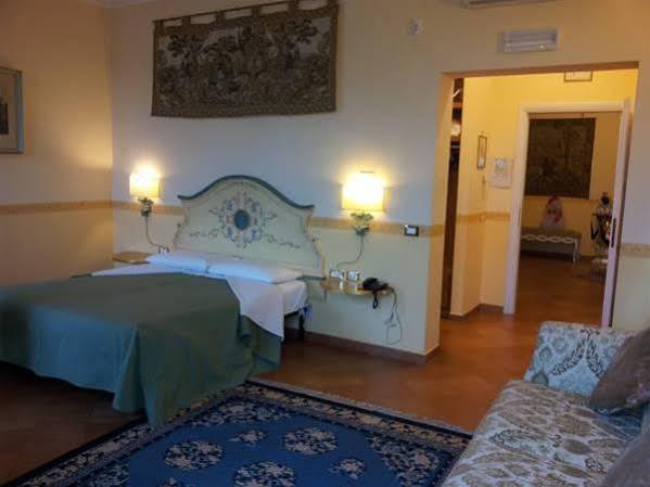 Residenza Gens Julia Acomodação com café da manhã  Roma