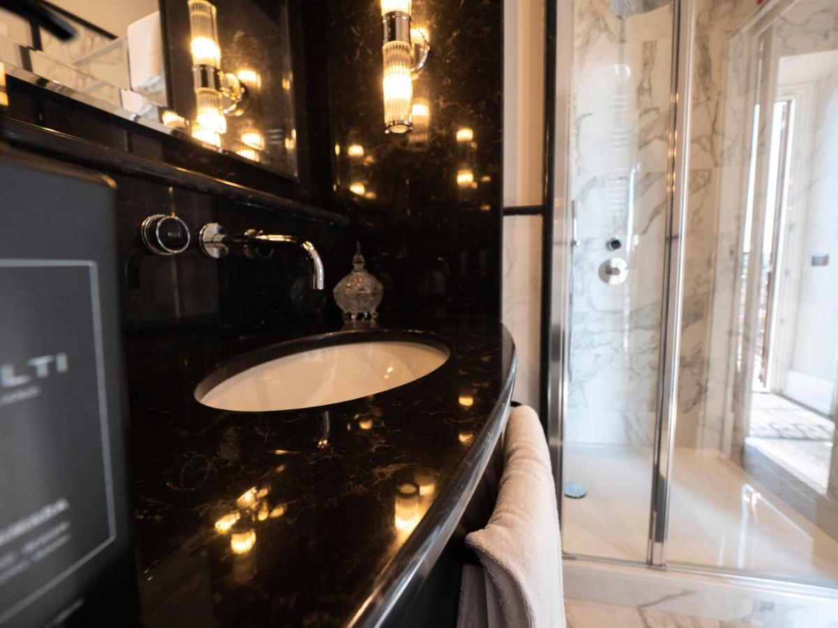 Pensión Ricciardelli Luxury - Piazza Di Spagna 2*