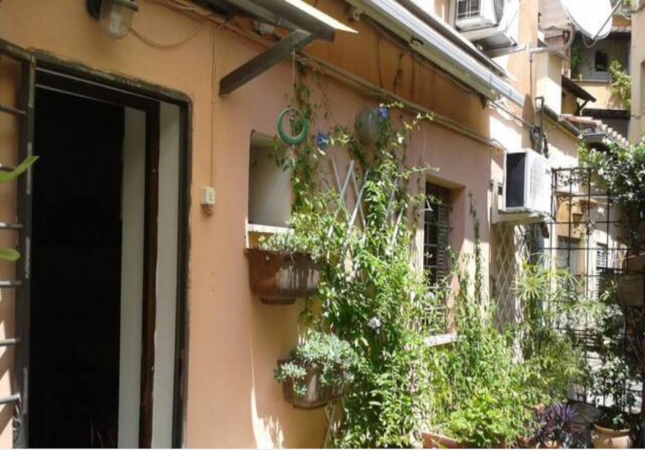 Apartment Independent With Garden Heart Of Trastevere John Cabot *