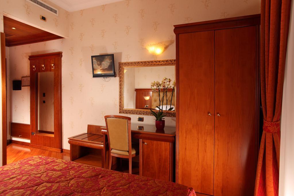 Hotell Serena Srl 3*