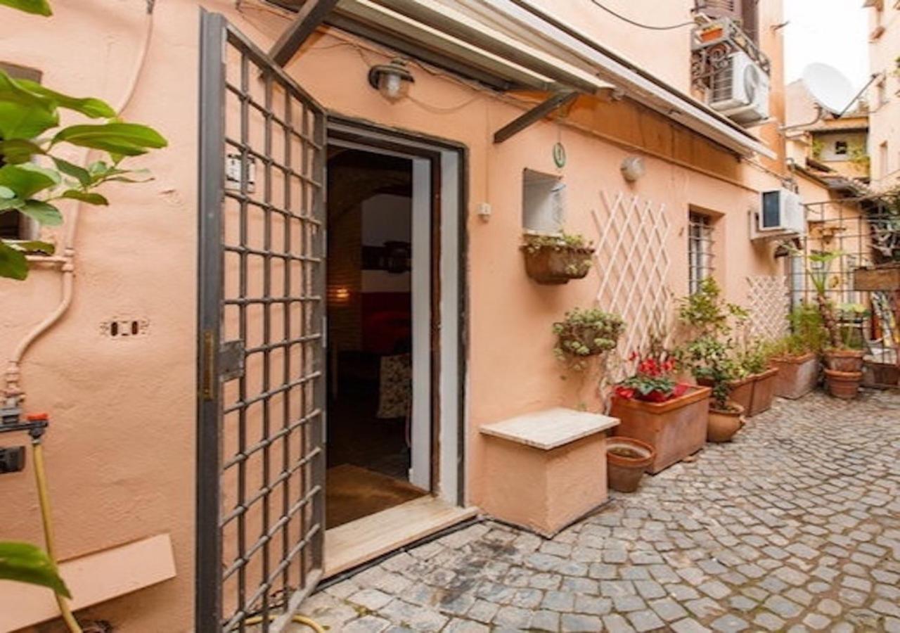 Apartment Independent With Garden Heart Of Trastevere John Cabot *