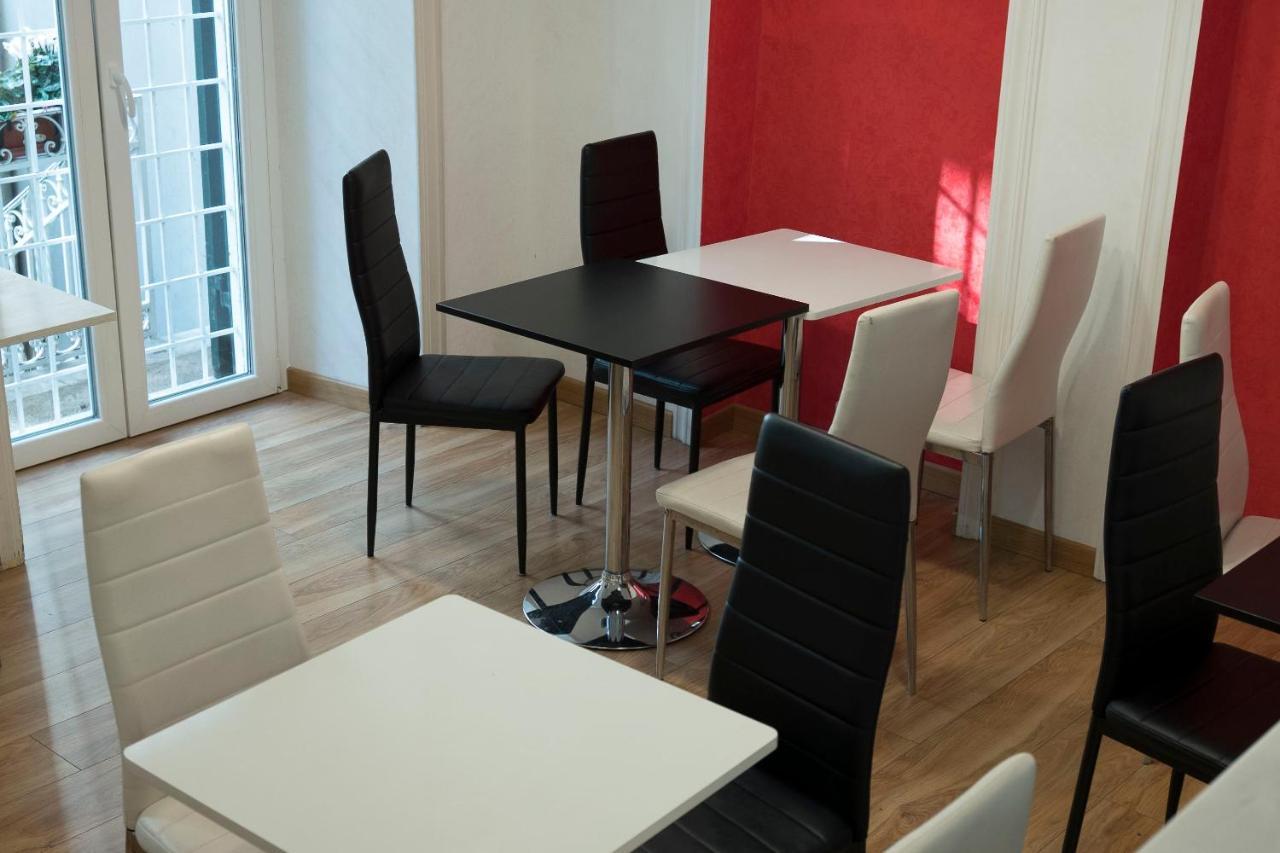 Bed & Breakfast La Breccia A Porta Pia Roma
