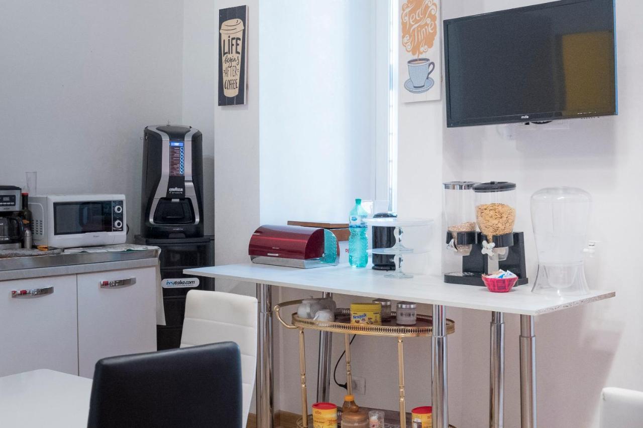 La Breccia A Porta Pia Bed & Breakfast
