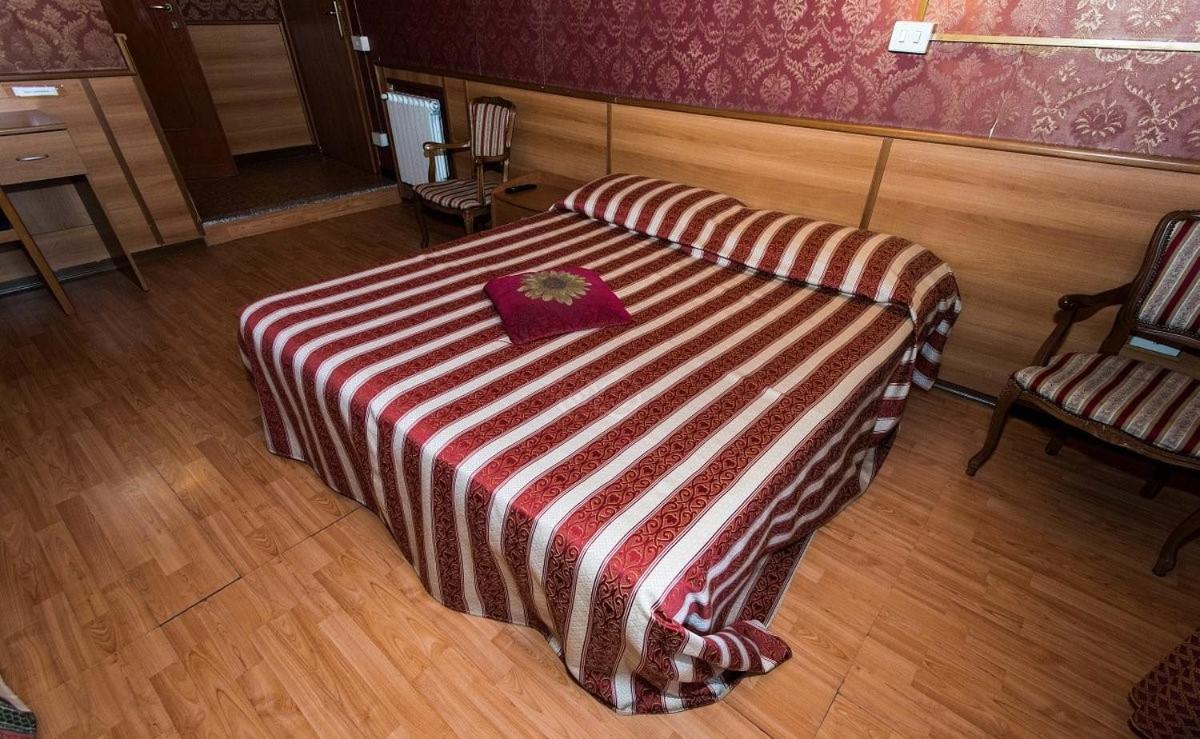 Artromano Hotel 2*