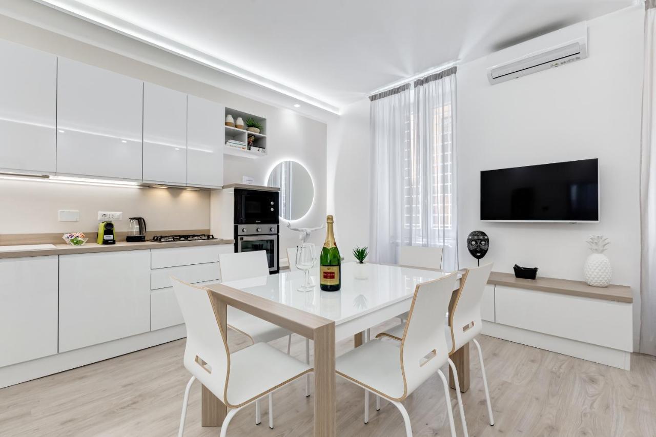 Bmga L The White Crown In Testaccio * Rom