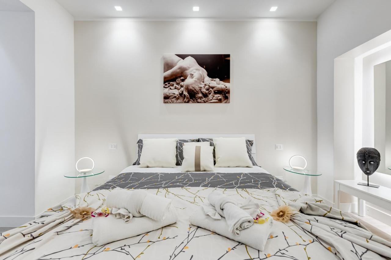 Bmga L The White Crown In Testaccio *