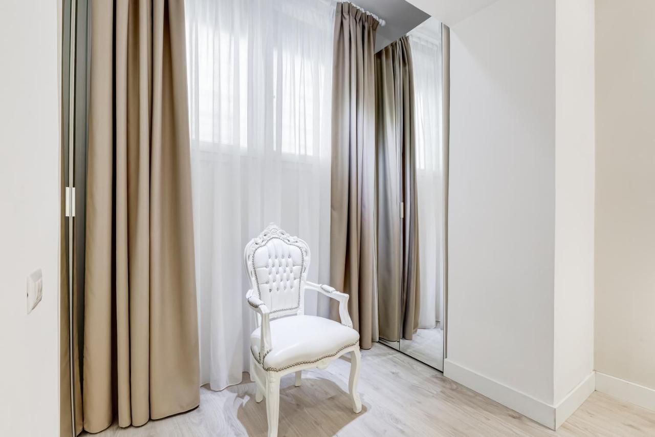 Apartment Bmga L The White Crown In Testaccio Rom