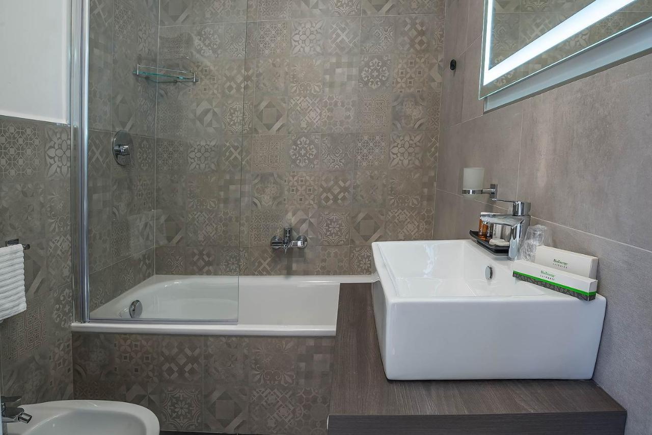 Navona Essence 3* Rom