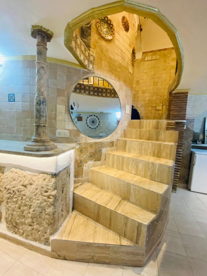 Ancient Mansion Rom