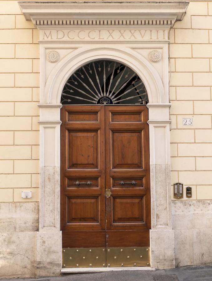 Ricciardelli Luxury - Piazza Di Spagna Pensión 2*