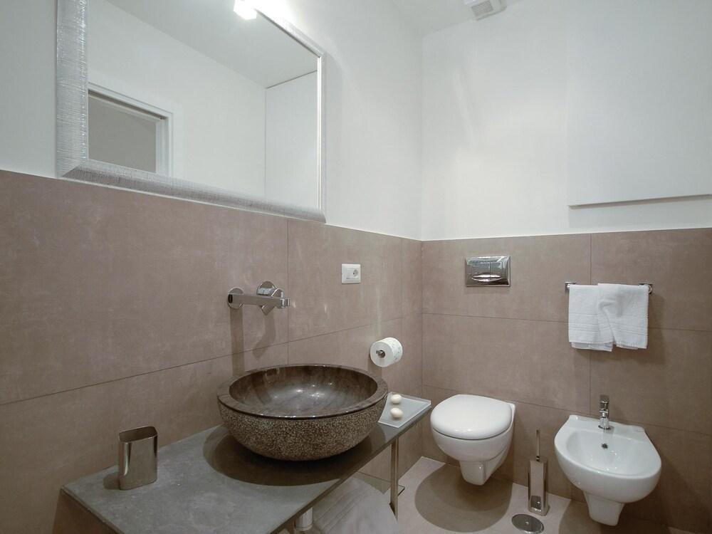 Apartment Colosseo *