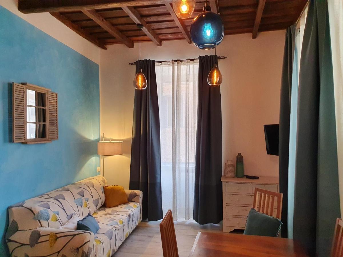 Alice's Corner At Borgo Apartment *