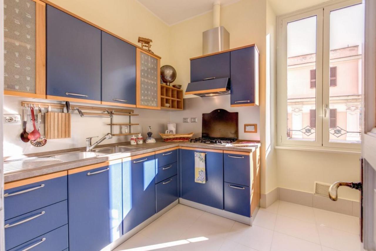 Lovely 4-bedroom 30m Sangiovanni Metro Apartamento Roma